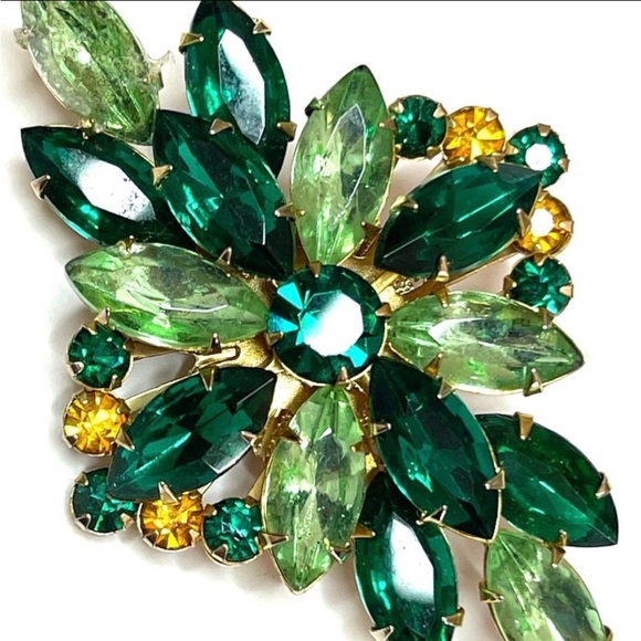 Brooch Emerald Peridot Green Amber Rhinestone Gold Vintage Vtg Jewelry S14 - Picture 1 of 4